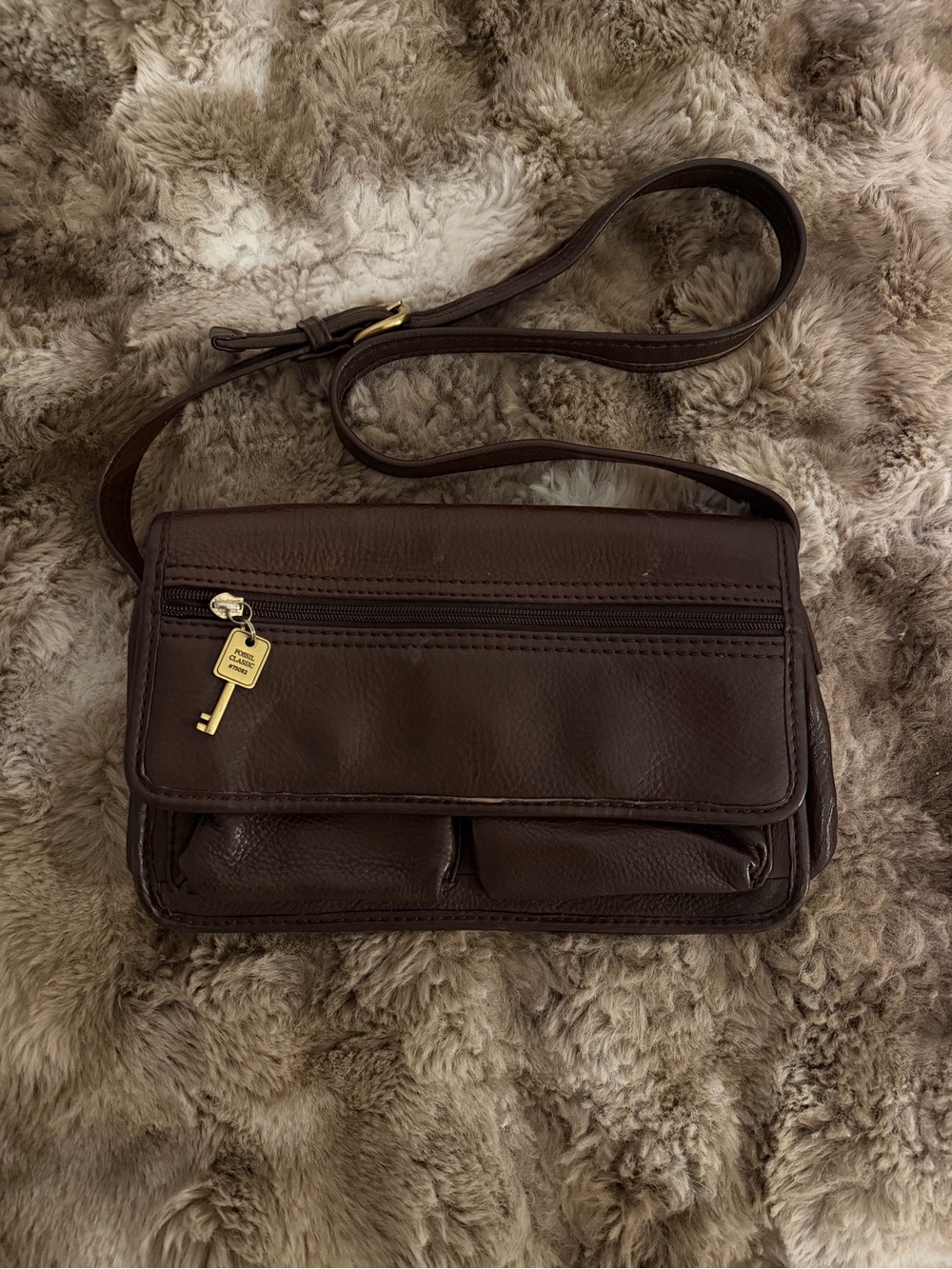 Fossil Classic Brown Leather Shoulder Bag with Gold Key Charm